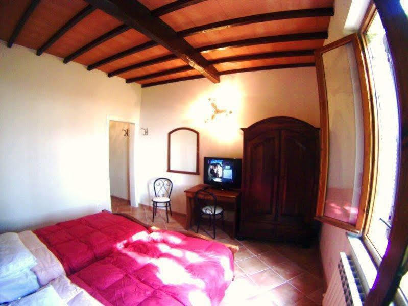 مبيت وإفطار Val di Pugna Casa Cecchi المظهر الخارجي الصورة